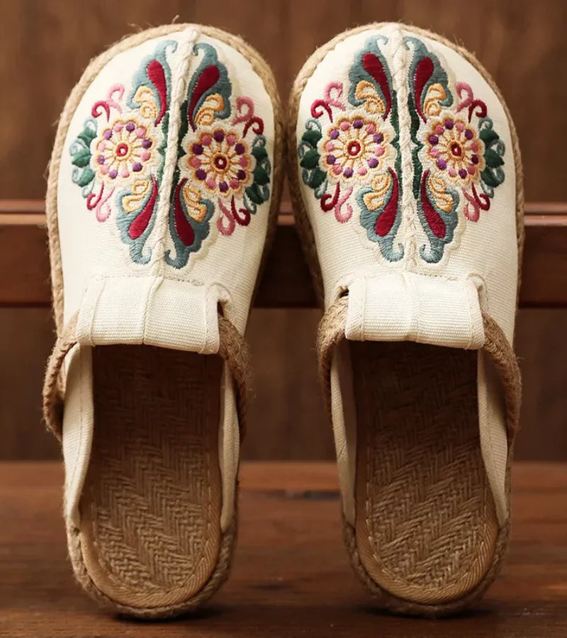 FLORA | Ultra Lichte Geborduurde Sandalen