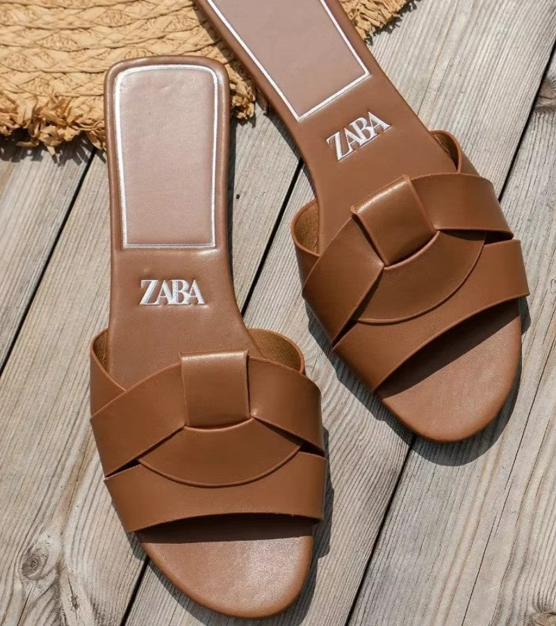 ZABA | Elegante Lage Sandalen met Gevlochten Design