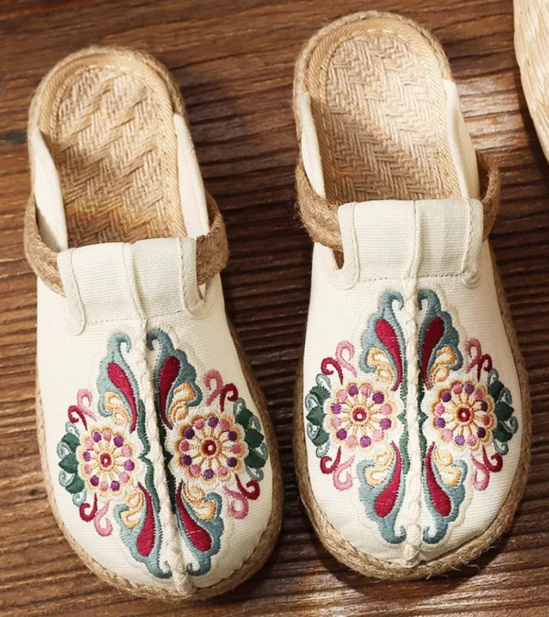 FLORA | Ultra Lichte Geborduurde Sandalen
