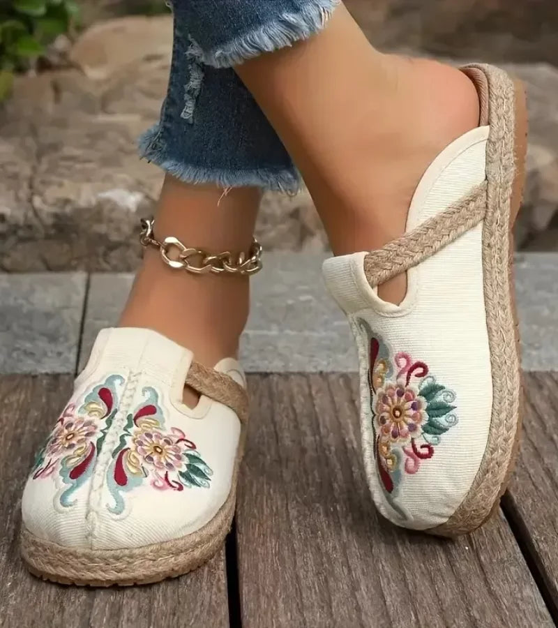 FLORA | Ultra Lichte Geborduurde Sandalen