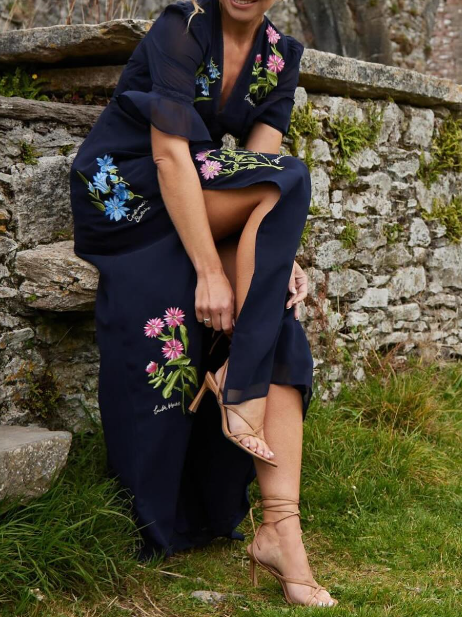 Elena – Geborduurde Bloemenjurk
