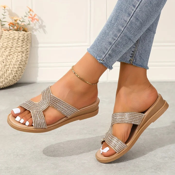 Fiaomei | Elegante orthopedische sandalen met vlinder-vormige kristallen