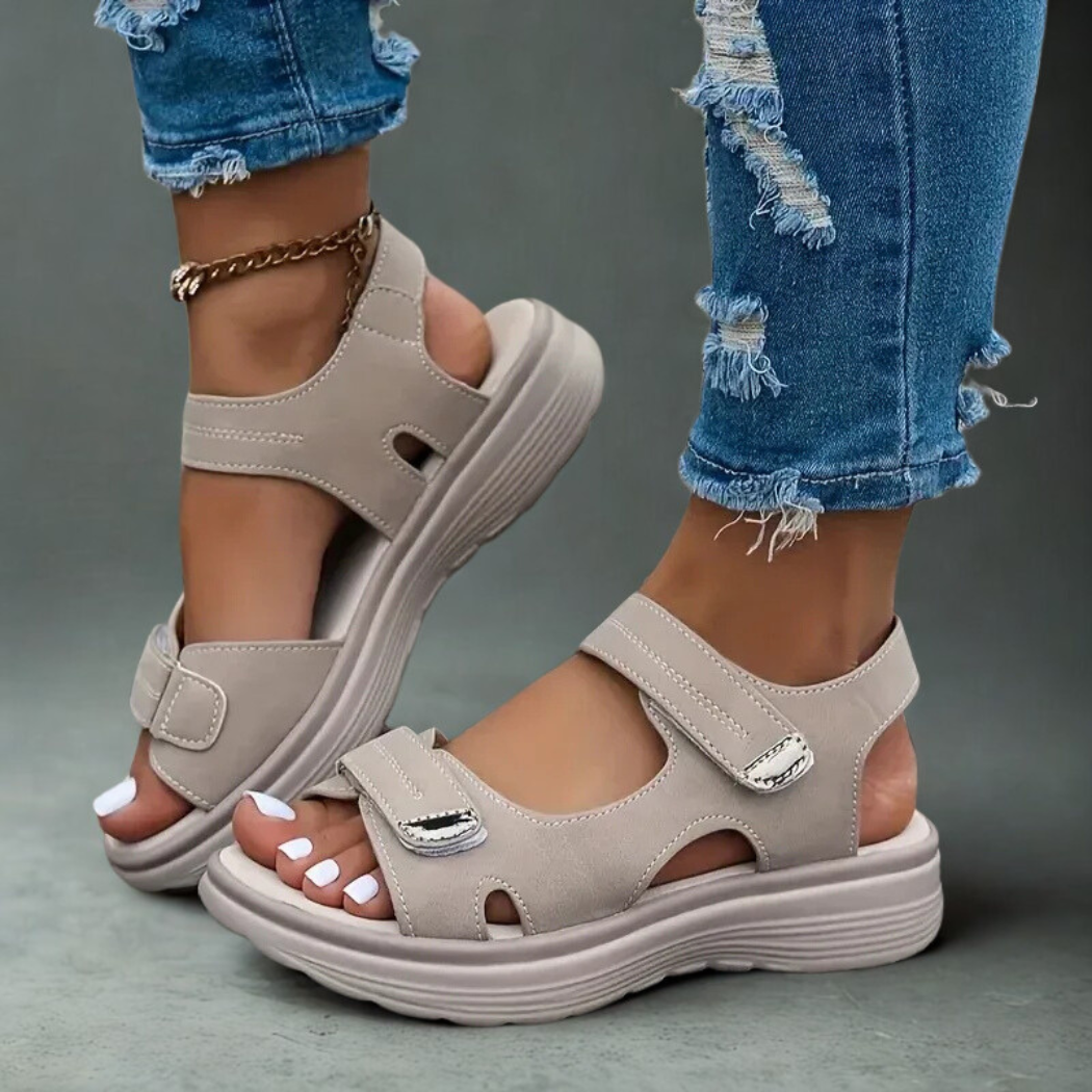 Mila™ | Schuine Strap Sluiting