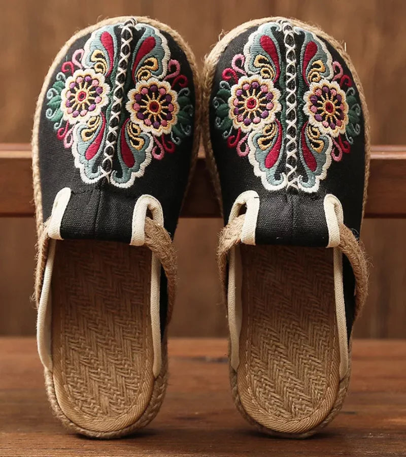 FLORA | Ultra Lichte Geborduurde Sandalen