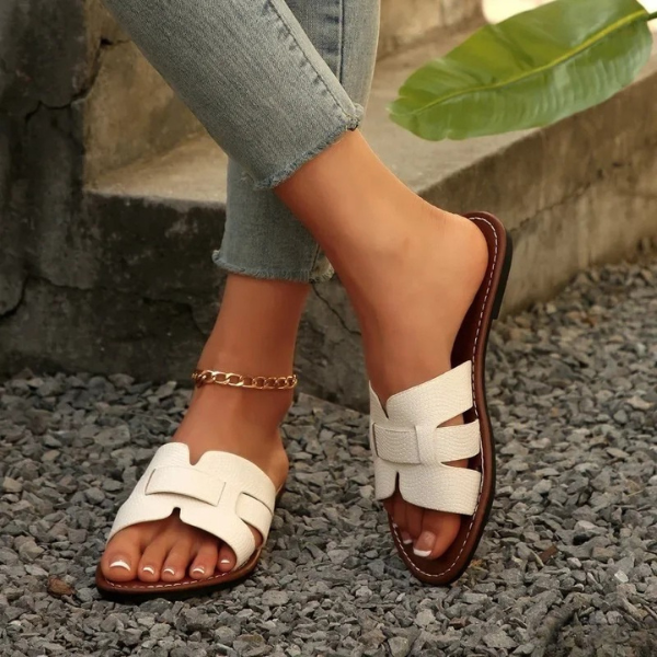 Nolia™ | Instap Klassieke Sandalen