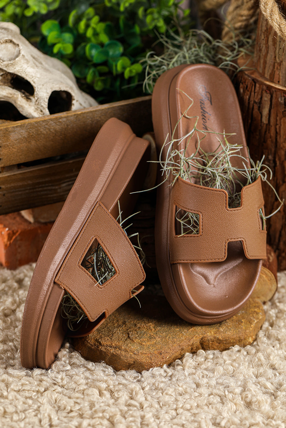 Yara™ | Stijlvolle Uitsnede Slippers